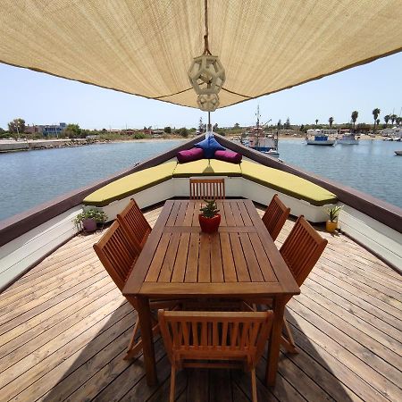 Готель Pillirina House-Boat Марцамемі Екстер'єр фото