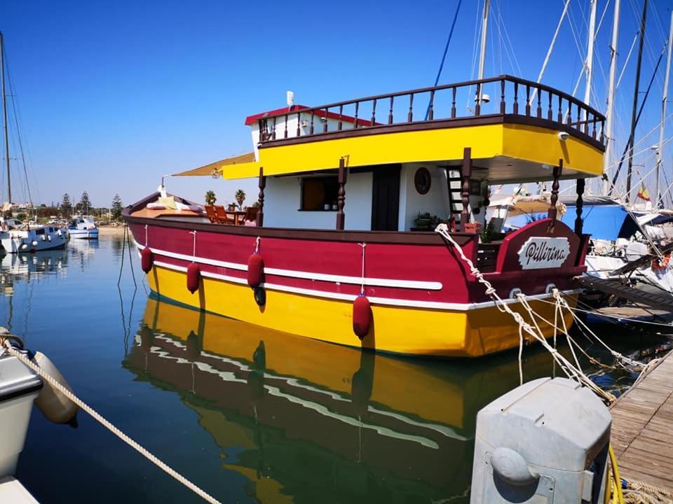 Готель Pillirina House-Boat Марцамемі Екстер'єр фото